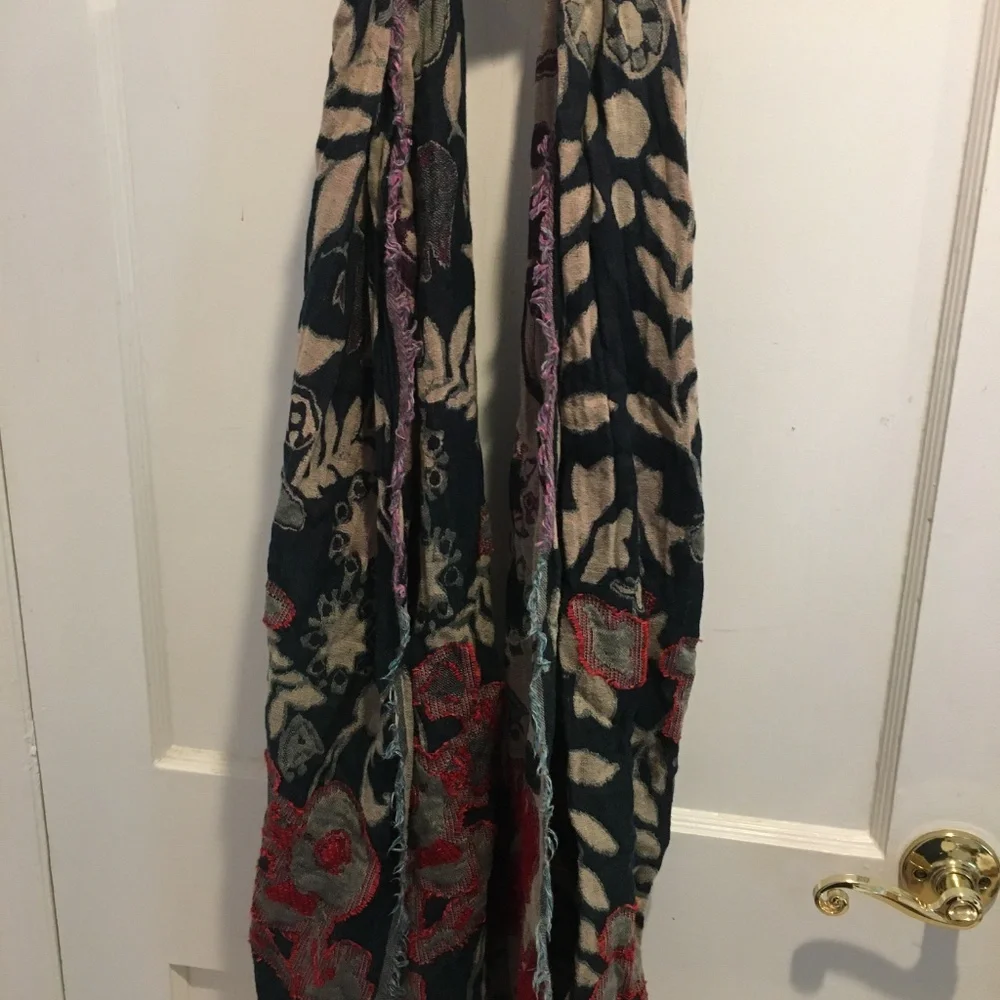 Anthropologie scarf - Picture 4 of 4